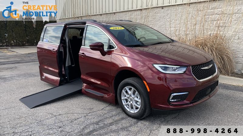 2023 Chrysler Pacifica Touring L