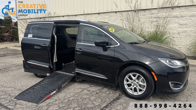 2020 Chrysler Pacifica Touring L